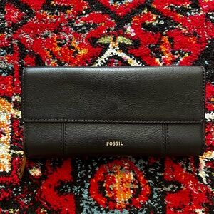 Fossil Black Leather Tri-fold Wallet